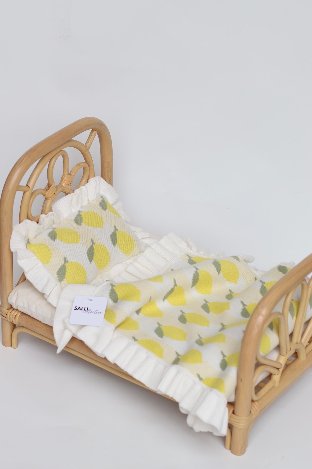 IN STOCK Freshly squeezed frilled doll Blanket + Pillow set
