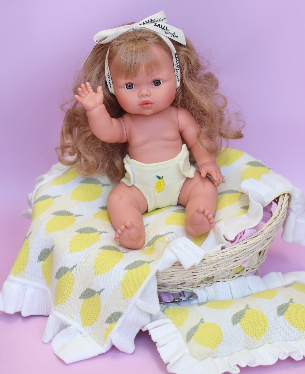 IN STOCK Freshly squeezed frilled doll Blanket + Pillow set