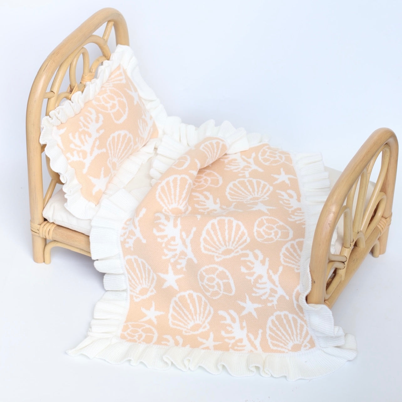 Frilled Shelly blanket + Pillow set in SAND